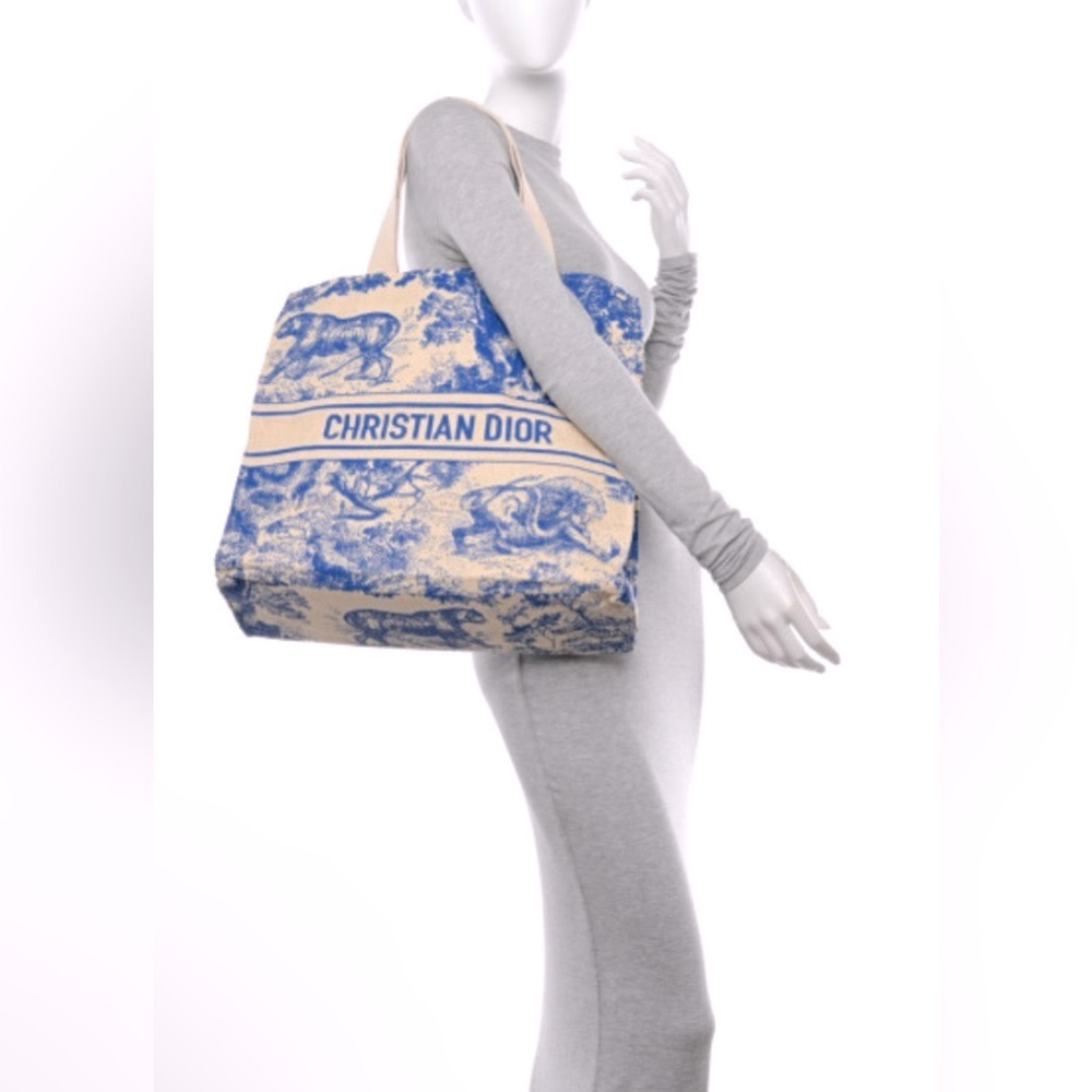 New in bag Christian Dior Beauty DiorivieraTote Blue/Cream Tote Bag - Picture 2 of 8